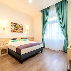 Global 4*, Budapest Hongrie